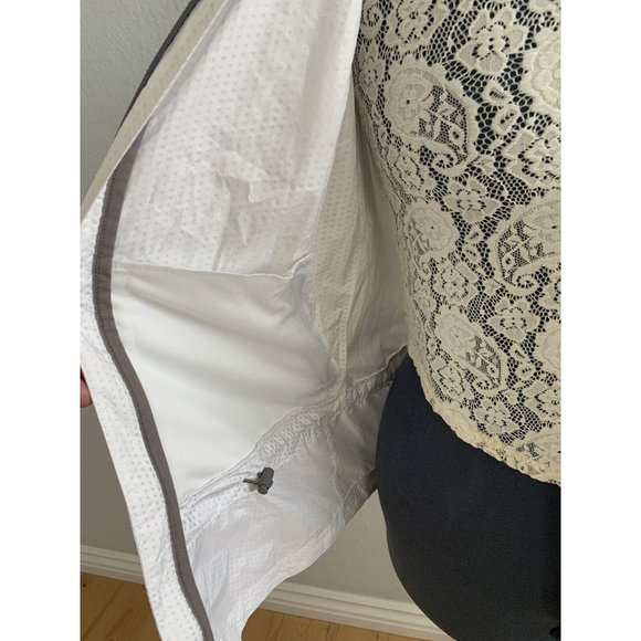 White Lightweight Water Resistant Hooded Packable Jacket XS Cinchable Windbreak - Picture 10 of 14